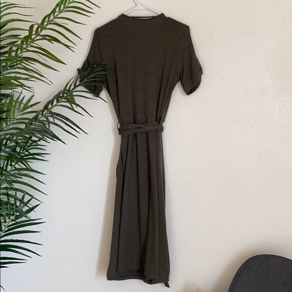 GAP - Size M Forest Green Wrap Midi Dress - Picture 7 of 7